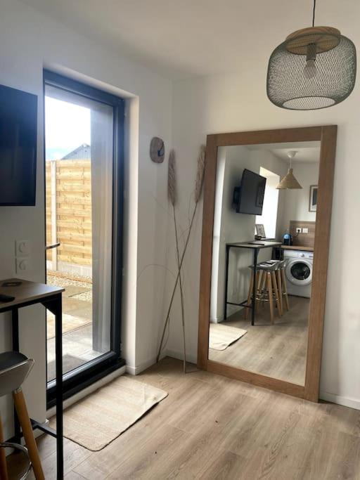 Entre Ville Et Campagne Appartement Cosy Avec Parking Et Terrasse Wood Coutiches Zewnętrze zdjęcie