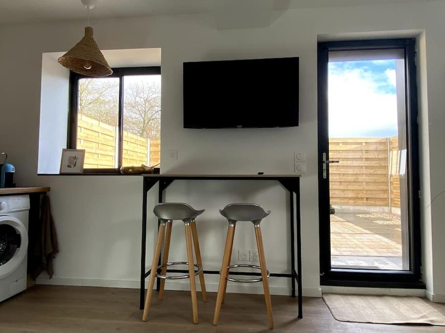 Entre Ville Et Campagne Appartement Cosy Avec Parking Et Terrasse Wood Coutiches Zewnętrze zdjęcie