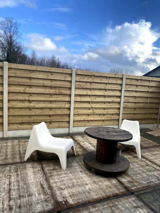Entre Ville Et Campagne Appartement Cosy Avec Parking Et Terrasse Wood Coutiches Zewnętrze zdjęcie